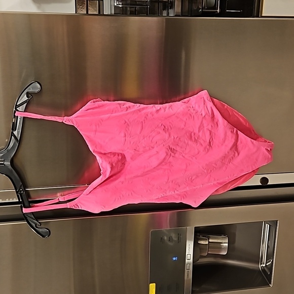 💕TRINA TURK💕 Sway Scoop Maillot Sway One Piece Swimsuit ~ Venus Pink 12 - Picture 8 of 14